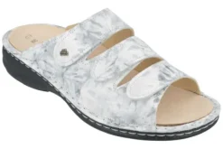 Slippers<Finn Comfort - ca K wijdte - Hellas 2620 - Licht grijs - Uitneembaar voetbed